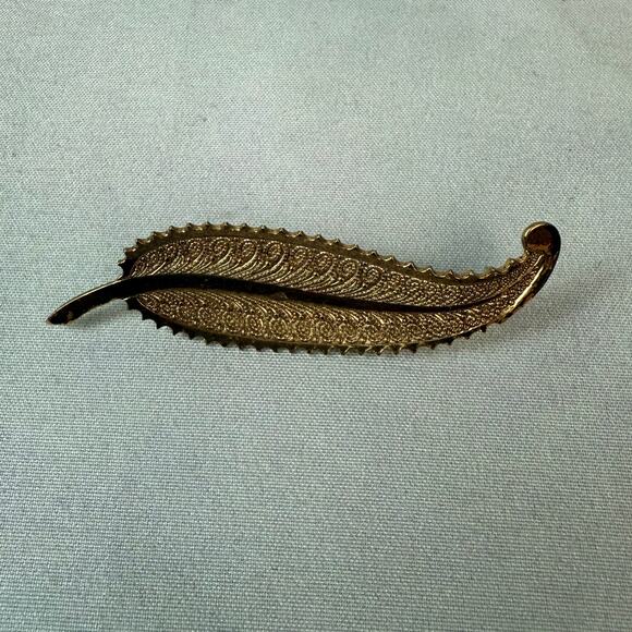 Vintage Set Of Three Goldtone & Silvertone Metal Leaf Brooch Pins - Picture 4 of 7